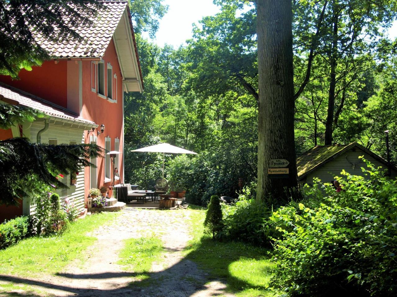 Altes Forsthaus Garzau Apartment Exterior photo