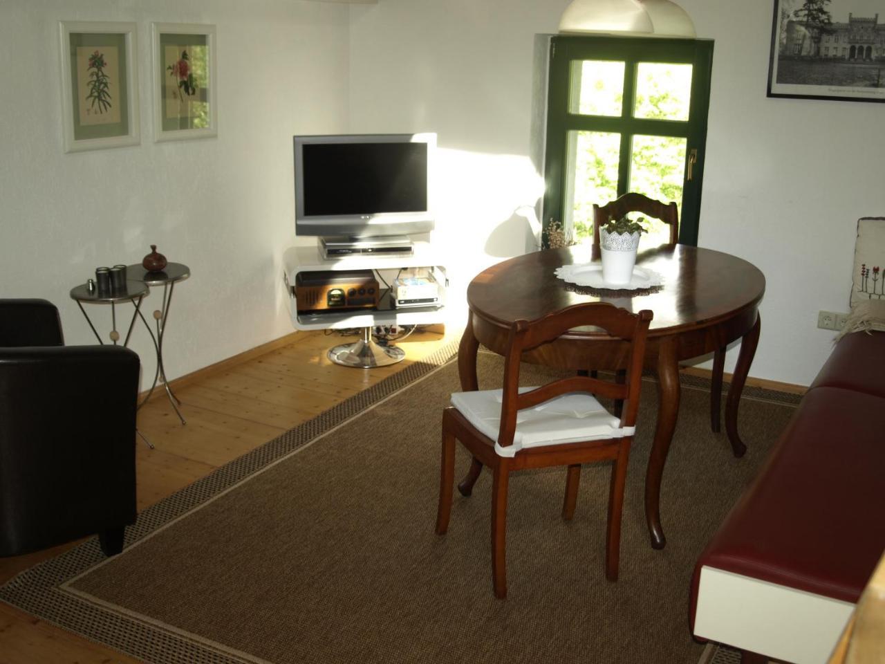 Altes Forsthaus Garzau Apartment Exterior photo